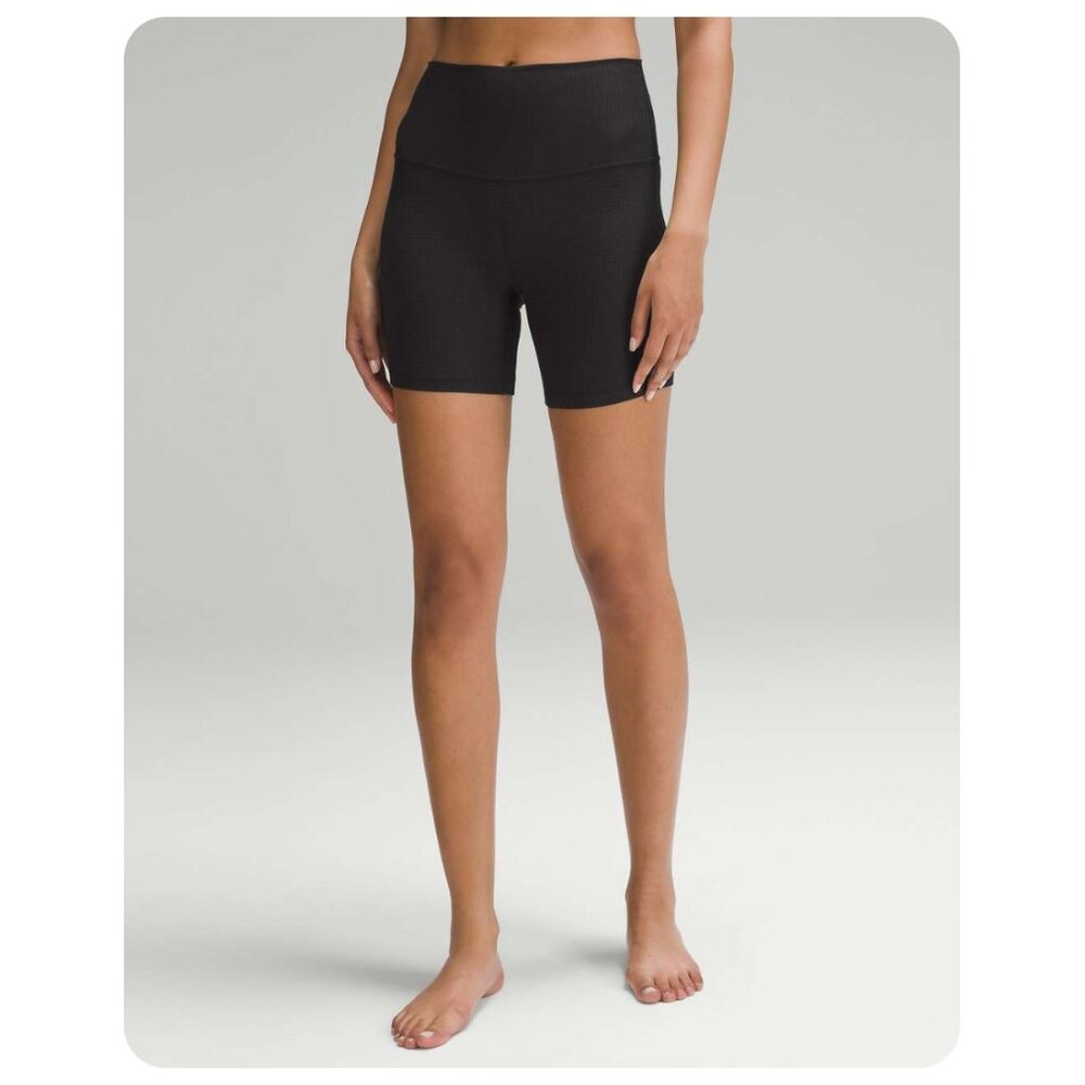 ! Lululemon High-Rise Black 6” Grid Texture Yoga Short sz 2